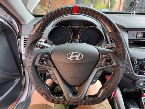 Giovanni Rossi's Hyundai Veloster N steering wheel
