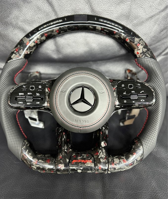 Hans Schmidt's Mercedes E-Class AMG steering wheel